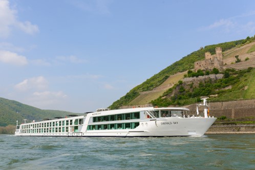LUXURY CRUISE: Emerald Sky