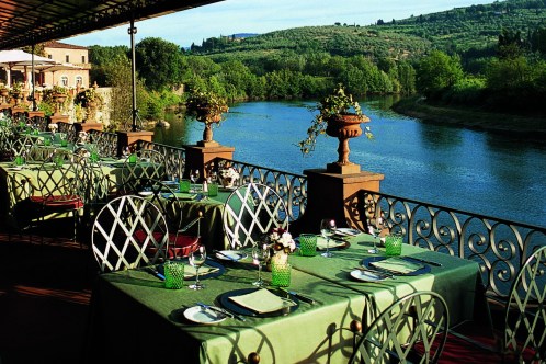 /Media/images/Product_Images/hotelreviews/lamassa/dining.jpg />
                </div>
            }
            else
            {
                <div data-p=